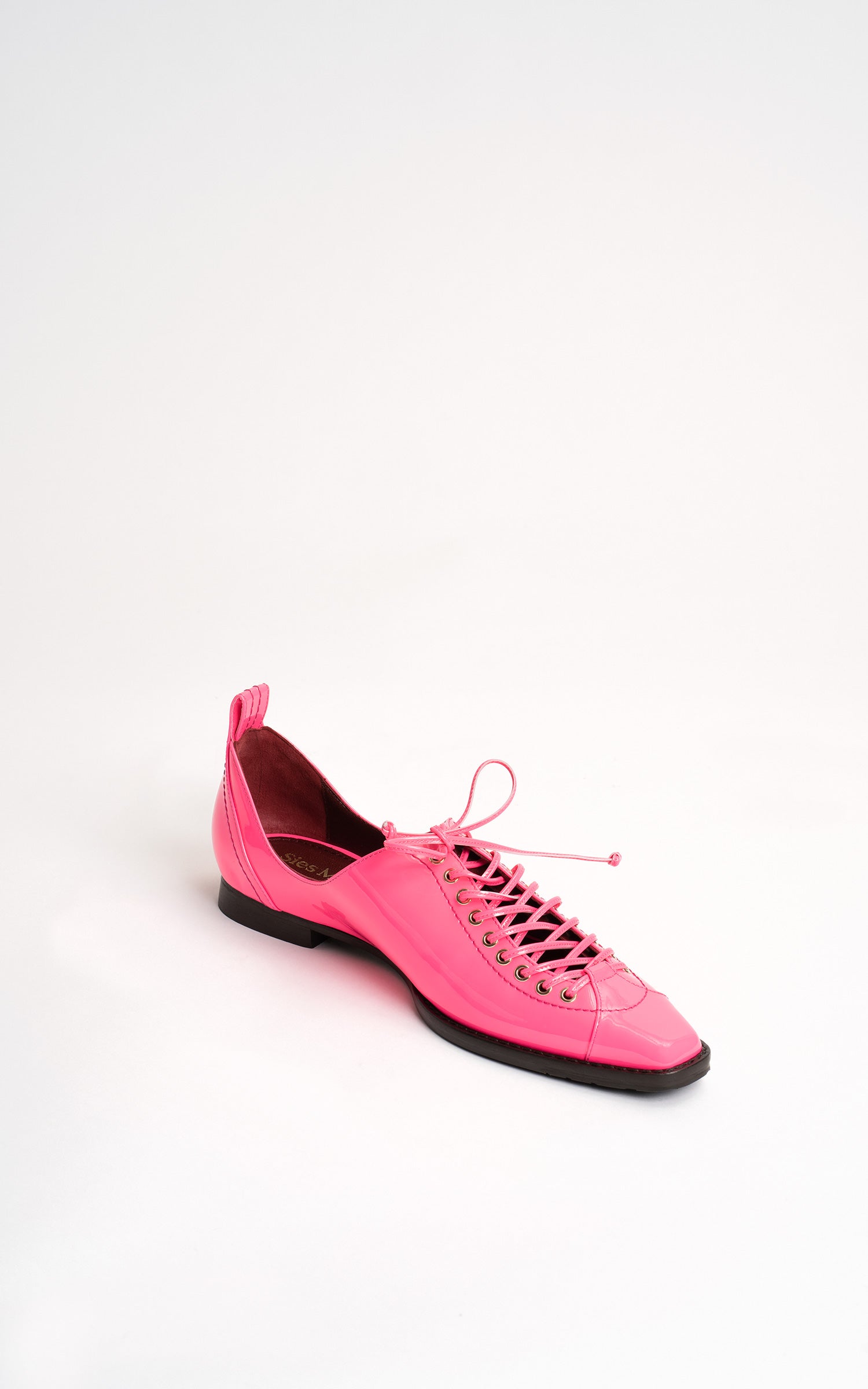 Terra Patent Flat